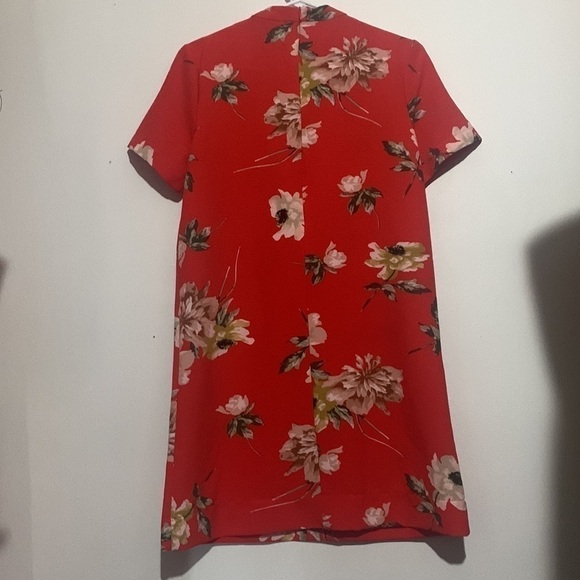 Revamped Red Floral A-Line Midi Dress Size M – Peekaboo Neckline - Picture 5 of 8
